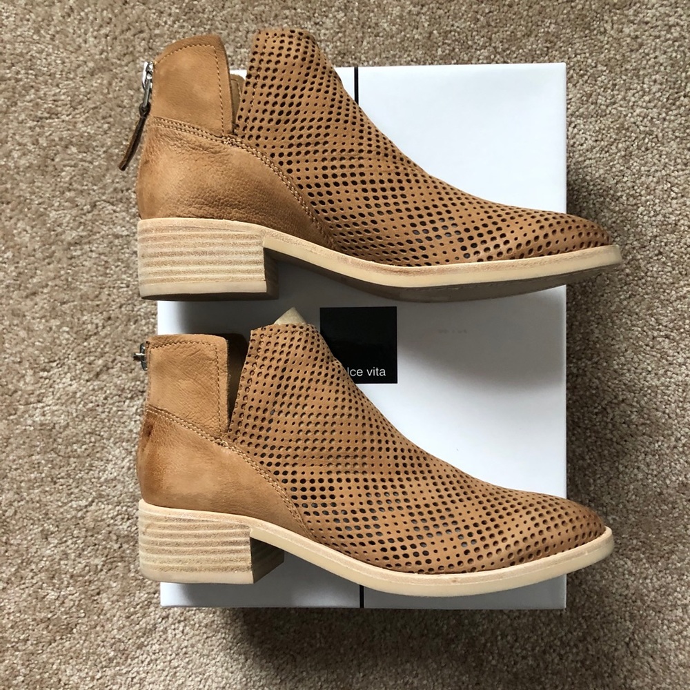 Dolce Vita Tommi Bootie, Tan Nubuck, Sz 7.5